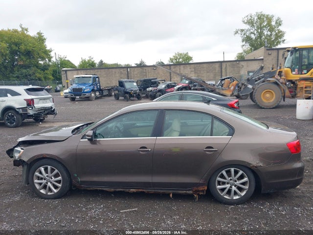 2013 Volkswagen Jetta 2.5l Se მანქანა იყიდება აუქციონზე, vin: 3VWDP7AJ4DM372289, აუქციონის ნომერი: 45952456