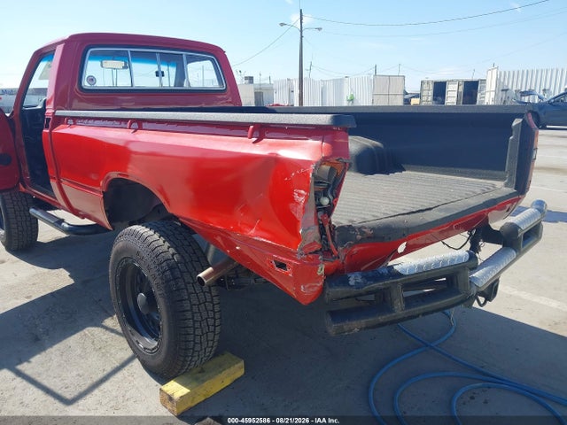 45952586 :رقم المزاد ، JT4RN48D3C0027754 vin ، 1982 Toyota Pickup Rn48 مزاد بيع
