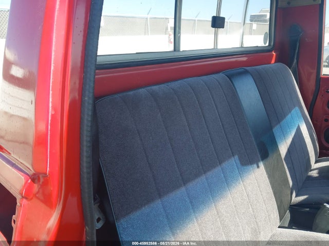 45952586 :رقم المزاد ، JT4RN48D3C0027754 vin ، 1982 Toyota Pickup Rn48 مزاد بيع