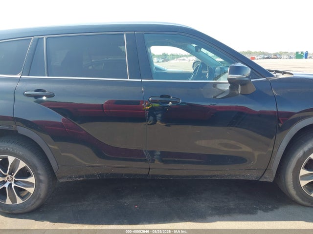 Продажа на аукционе авто 2021 Toyota Highlander Xle, vin: 5TDGZRAH1MS042855, номер лота: 45952646
