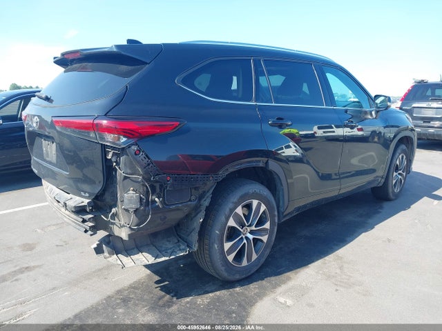 Продажа на аукционе авто 2021 Toyota Highlander Xle, vin: 5TDGZRAH1MS042855, номер лота: 45952646