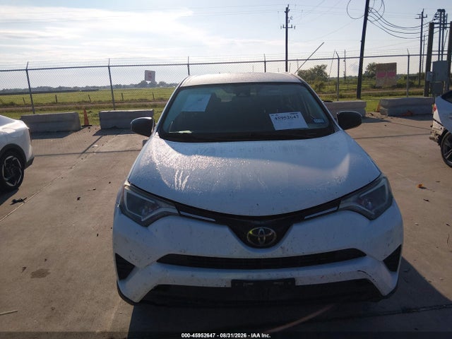 45952647 :رقم المزاد ، JTMZFREV5JJ185267 vin ، 2018 Toyota Rav4 Le مزاد بيع