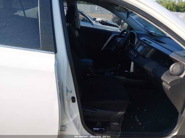 45952647 :رقم المزاد ، JTMZFREV5JJ185267 vin ، 2018 Toyota Rav4 Le مزاد بيع