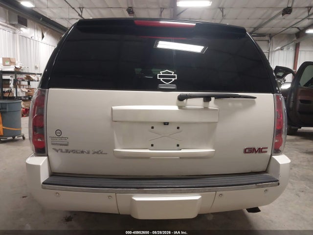 2011 Gmc Yukon Xl 1500 Denali მანქანა იყიდება აუქციონზე, vin: 1GKS2MEF7BR228054, აუქციონის ნომერი: 45952650