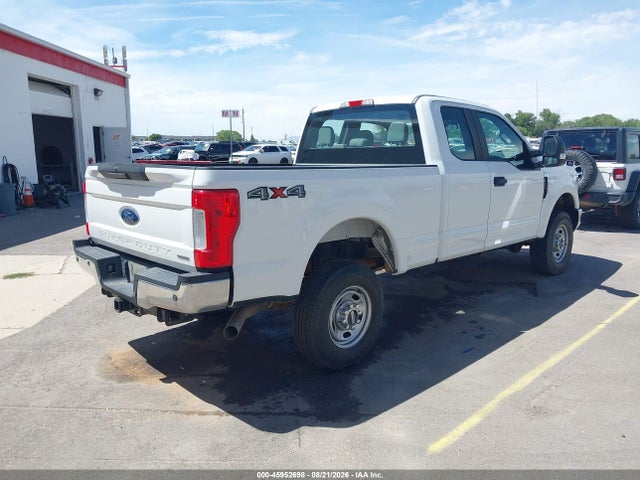 45952698 :رقم المزاد ، 1FT7X2B6XJEC22184 vin ، 2018 Ford F-250 Xl مزاد بيع