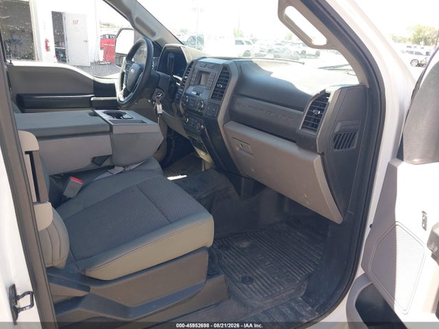 45952698 :رقم المزاد ، 1FT7X2B6XJEC22184 vin ، 2018 Ford F-250 Xl مزاد بيع