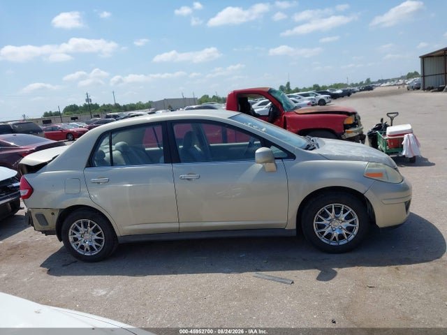 2007 Nissan Versa 1.8s მანქანა იყიდება აუქციონზე, vin: 3N1BC11E37L405141, აუქციონის ნომერი: 45952700