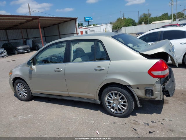 2007 Nissan Versa 1.8s მანქანა იყიდება აუქციონზე, vin: 3N1BC11E37L405141, აუქციონის ნომერი: 45952700