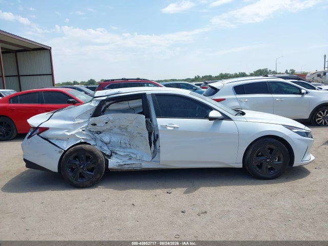 Продажа на аукционе авто 2022 Hyundai Elantra Sel, vin: 5NPLM4AG0NH059709, номер лота: 45952717