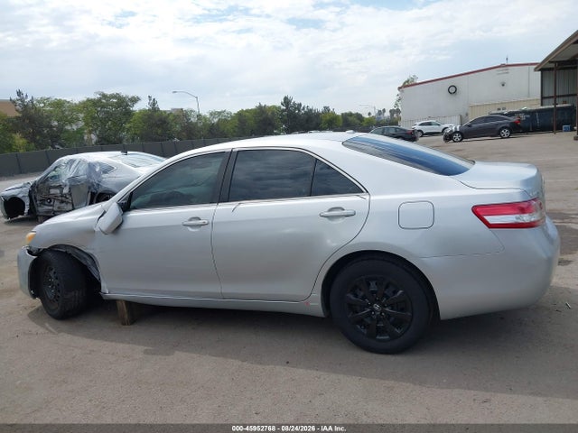 45952768 :رقم المزاد ، 4T4BF3EK9BR199209 vin ، 2011 Toyota Camry Le مزاد بيع