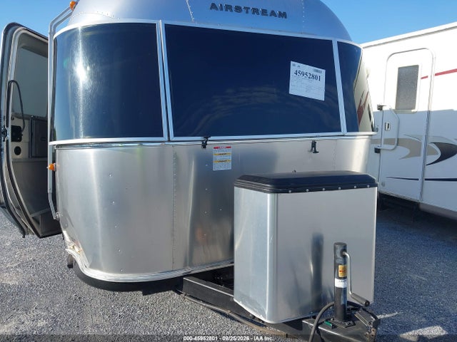 45952801 :رقم المزاد ، 1STHRAC18KJ545395 vin ، 2019 Airstream Other مزاد بيع