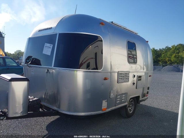 45952801 :رقم المزاد ، 1STHRAC18KJ545395 vin ، 2019 Airstream Other مزاد بيع