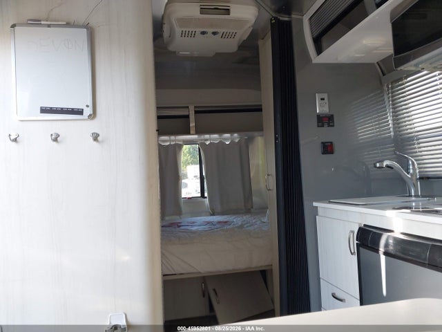 45952801 :رقم المزاد ، 1STHRAC18KJ545395 vin ، 2019 Airstream Other مزاد بيع