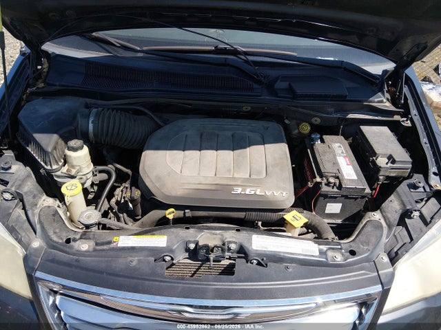 45952862 :رقم المزاد ، 2A4RR8DG3BR617172 vin ، 2011 Chrysler Town & Country Touring-l مزاد بيع