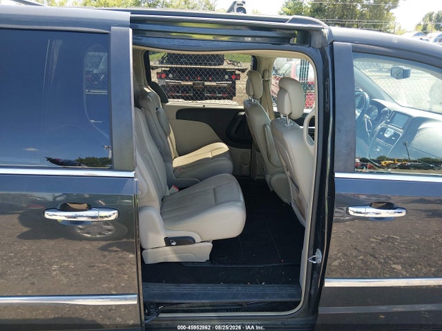 45952862 :رقم المزاد ، 2A4RR8DG3BR617172 vin ، 2011 Chrysler Town & Country Touring-l مزاد بيع