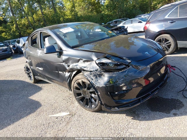 Auction sale of the 2024 Tesla Model Y Long Range Dual Motor All-wheel Drive, vin: 7SAYGDEE8RF037499, lot number: 45952891