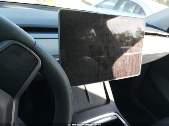 Auction sale of the 2024 Tesla Model Y Long Range Dual Motor All-wheel Drive, vin: 7SAYGDEE8RF037499, lot number: 45952891