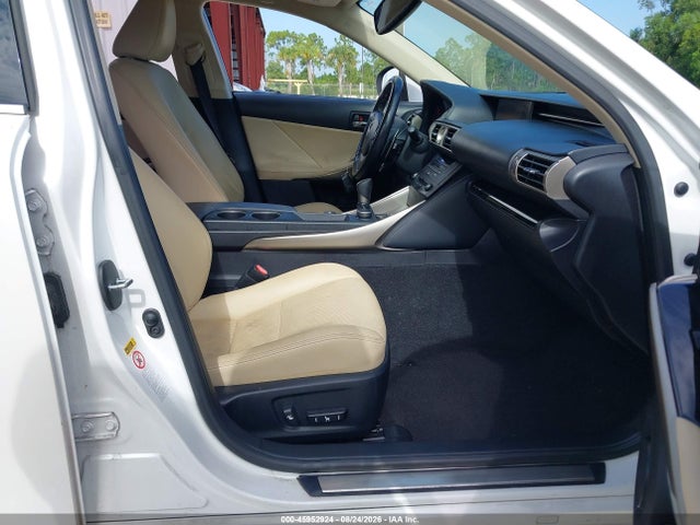 45952924 :رقم المزاد ، JTHBA1D26G5004069 vin ، 2016 Lexus Is 200t مزاد بيع