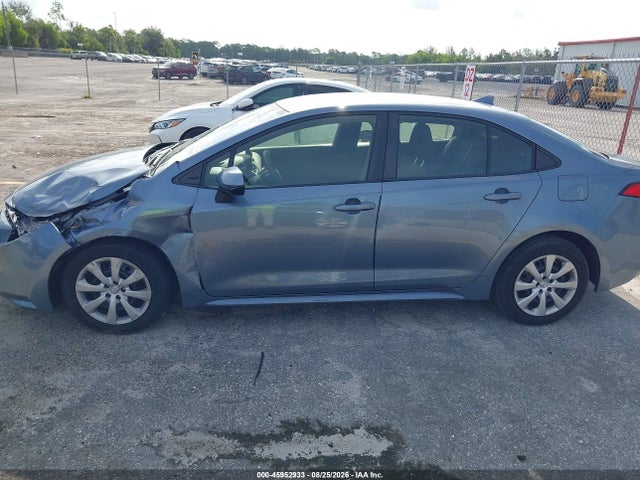 45952933 :رقم المزاد ، JTDEPMAE8NJ201942 vin ، 2022 Toyota Corolla Le مزاد بيع
