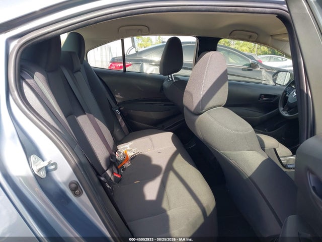 45952933 :رقم المزاد ، JTDEPMAE8NJ201942 vin ، 2022 Toyota Corolla Le مزاد بيع