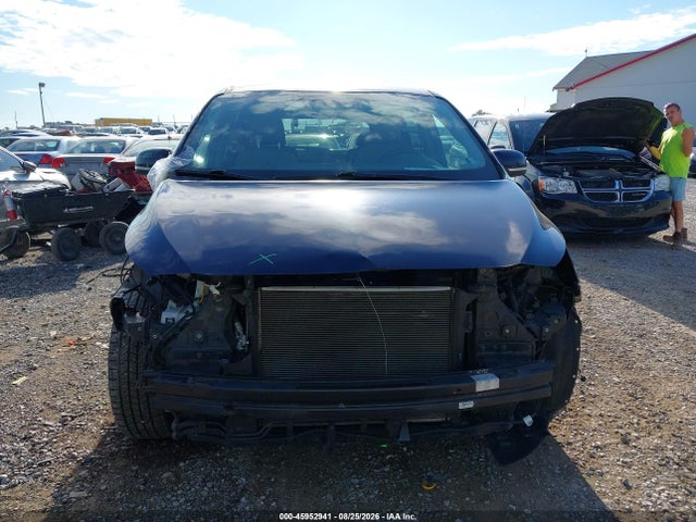 Продаж на аукціоні авто 2018 Kia Sedona Lx, vin: KNDMB5C17J6397136, номер лоту: 45952941
