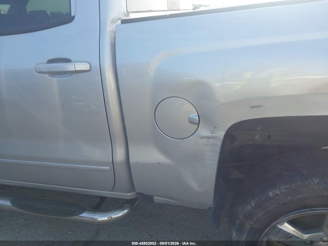 Продаж на аукціоні авто 2018 Chevrolet Silverado 1500 2lt, vin: 3GCUKREC2JG595109, номер лоту: 45952952