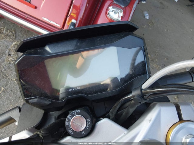 WB30G1107JR857014 BMW G310 R