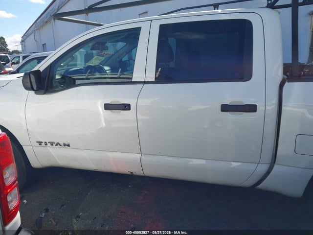 1N6AA1EC0MN523695 Nissan Titan S 4x4