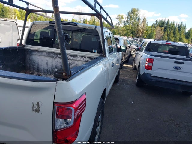 1N6AA1EC0MN523695 Nissan Titan S 4x4