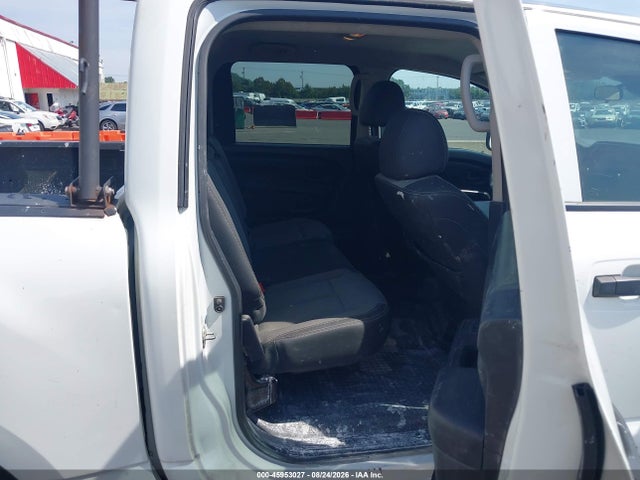 1N6AA1EC0MN523695 Nissan Titan S 4x4