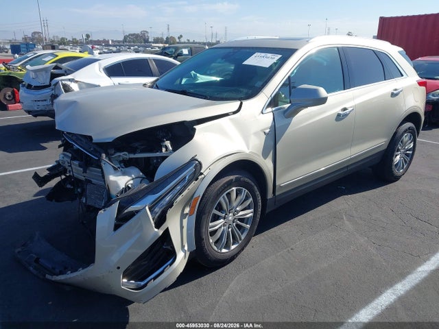 Cadillac XT5 LUXURY 2017 1GYKNDRS4HZ169574 Image 2