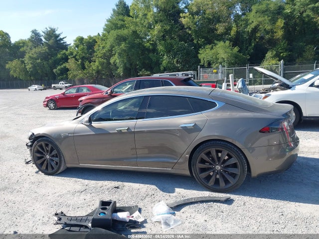 Продаж на аукціоні авто 2016 Tesla Model S 60d/70d/75d/85d/90d, vin: 5YJSA1E25GF144208, номер лоту: 45953052