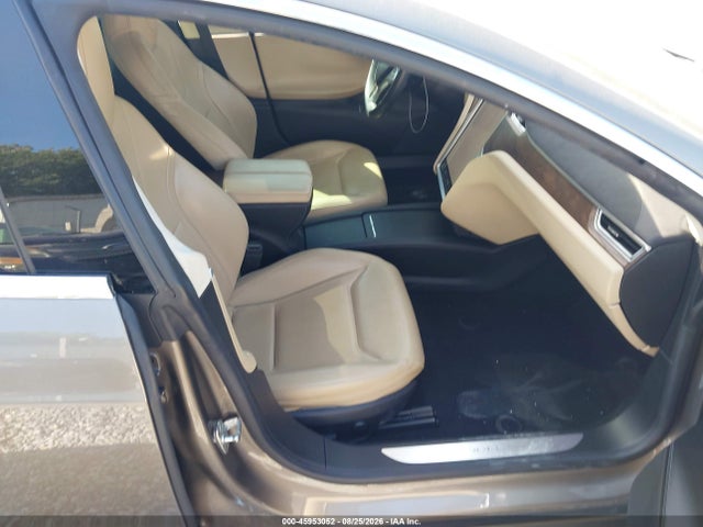 Продаж на аукціоні авто 2016 Tesla Model S 60d/70d/75d/85d/90d, vin: 5YJSA1E25GF144208, номер лоту: 45953052