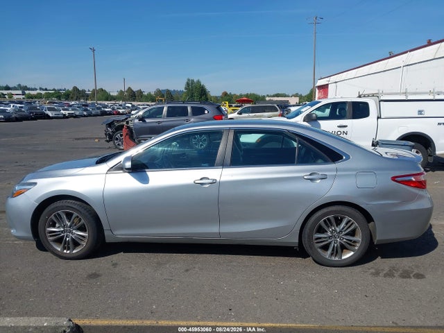 4T1BF1FK5HU421105 Toyota CAMRY SE