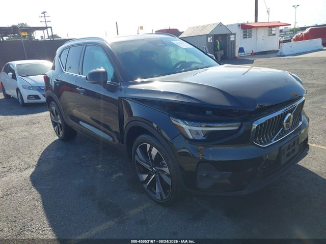 Volvo Xc40 B5 Plus Bright Theme 2023 YV4L12UN0P2938975 main image