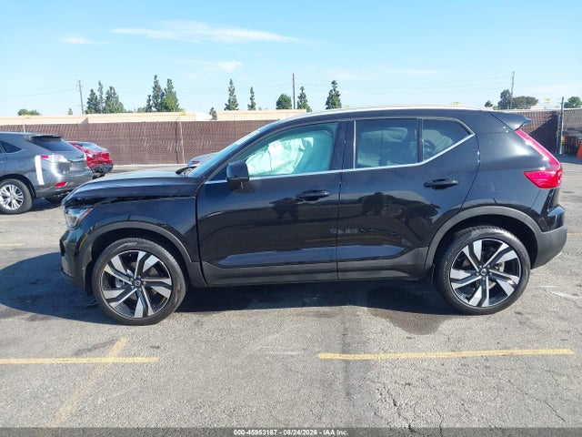 Volvo Xc40 B5 Plus Bright Theme 2023 YV4L12UN0P2938975 Image 14