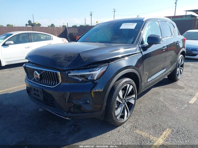 Volvo Xc40 B5 Plus Bright Theme 2023 YV4L12UN0P2938975 Image 2