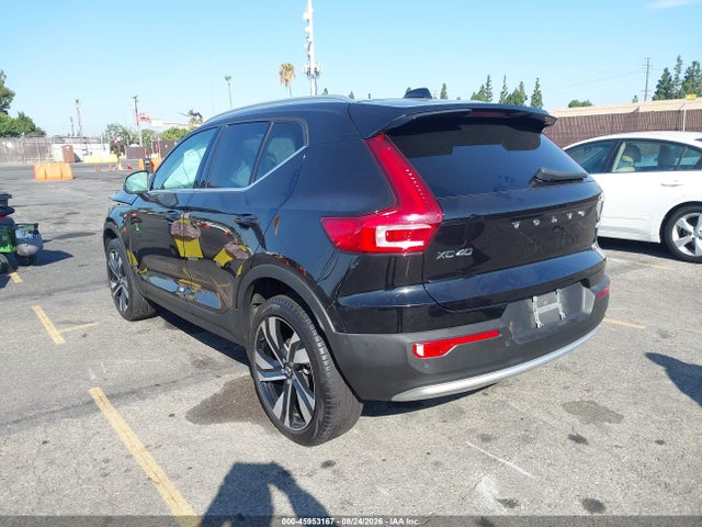 Volvo Xc40 B5 Plus Bright Theme 2023 YV4L12UN0P2938975 Image 3