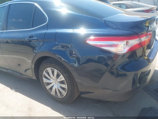 4T1B31HKXJU507795 Toyota Camry Hybrid Le