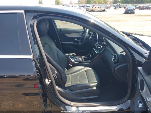 2018 Mercedes-benz C 300 მანქანა იყიდება აუქციონზე, vin: 55SWF4JB7JU246741, აუქციონის ნომერი: 45953187