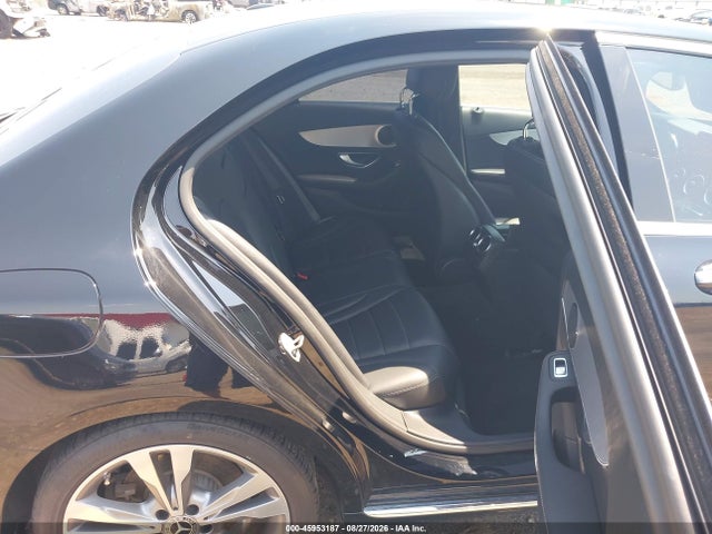 2018 Mercedes-benz C 300 მანქანა იყიდება აუქციონზე, vin: 55SWF4JB7JU246741, აუქციონის ნომერი: 45953187