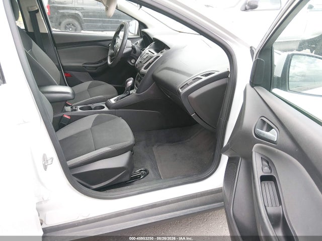 1FADP3K27EL163768 Ford FOCUS SE