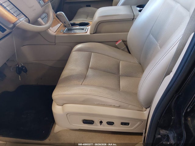 45953277 :رقم المزاد ، 5LMJJ3J5XAEJ06398 vin ، 2010 Lincoln Navigator L مزاد بيع