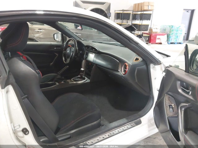 2013 Scion Fr-s მანქანა იყიდება აუქციონზე, vin: JF1ZNAA18D2703822, აუქციონის ნომერი: 45953321