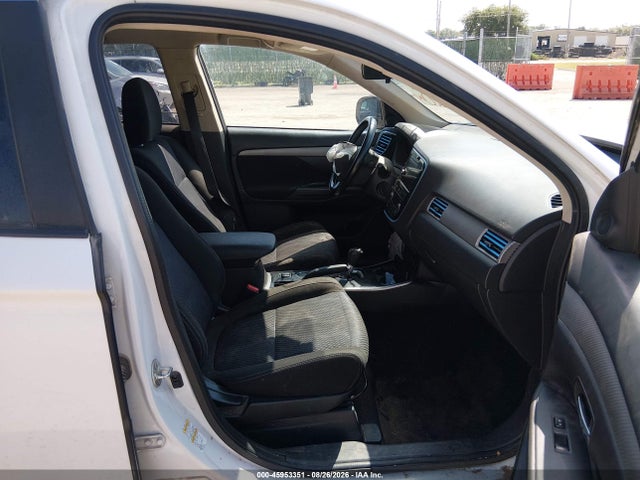 Продаж на аукціоні авто 2017 Mitsubishi Outlander Se, vin: JA4AD3A39HZ028352, номер лоту: 45953351