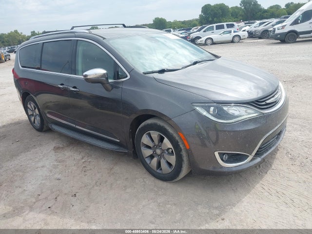 2017 Chrysler Pacifica Hybrid Platinum მანქანა იყიდება აუქციონზე, vin: 2C4RC1N74HR789085, აუქციონის ნომერი: 45953406