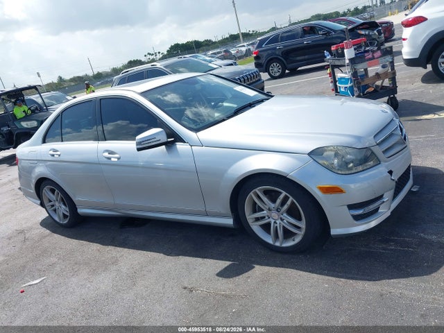45953518 :رقم المزاد ، WDDGF4HBXDA767337 vin ، 2013 Mercedes-benz C 250 Sport مزاد بيع