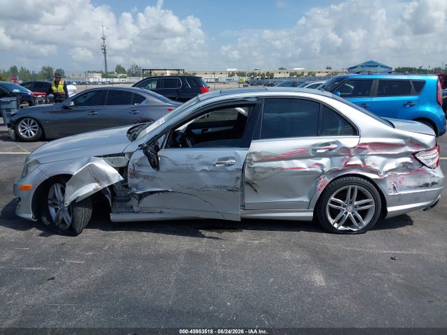 45953518 :رقم المزاد ، WDDGF4HBXDA767337 vin ، 2013 Mercedes-benz C 250 Sport مزاد بيع