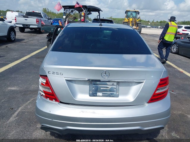 45953518 :رقم المزاد ، WDDGF4HBXDA767337 vin ، 2013 Mercedes-benz C 250 Sport مزاد بيع