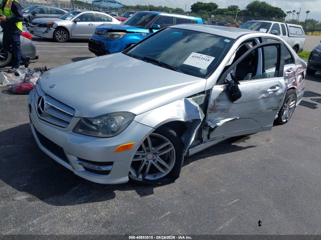 45953518 :رقم المزاد ، WDDGF4HBXDA767337 vin ، 2013 Mercedes-benz C 250 Sport مزاد بيع